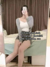 奈奈 165/E/25歲  俏麗大眼美女  若隱若現粉嫩雙乳 短裙美腿...