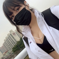 乳太巨不敢直視！泡菜妹辣露「渾圓大奶球」...超驚人乳...