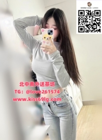 嘉玲 165/C/21歲 地區：高雄 清秀的學生臉 五官精緻 高挑修長 身型勻稱有致 談吐優雅