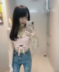 夢雲：163cm/46kg/22y/C奶 妹妹有練瑜伽，柔軟度很好，可配合...