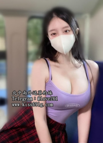 秀秀163/E/23歲 童顏巨乳 微肉型 四肢纖細 性感撩人的姿勢 ...